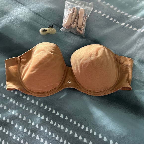Strap Less Bra - Picture 1 of 4